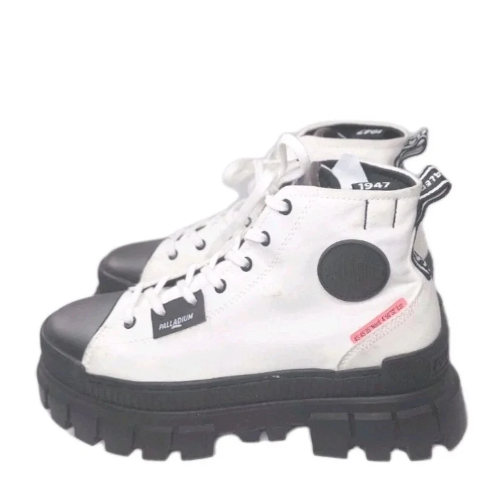 Palladium  Revolt Hi TX Round Toe Hiking Boots  Women's Size 8.5 Retail $115
